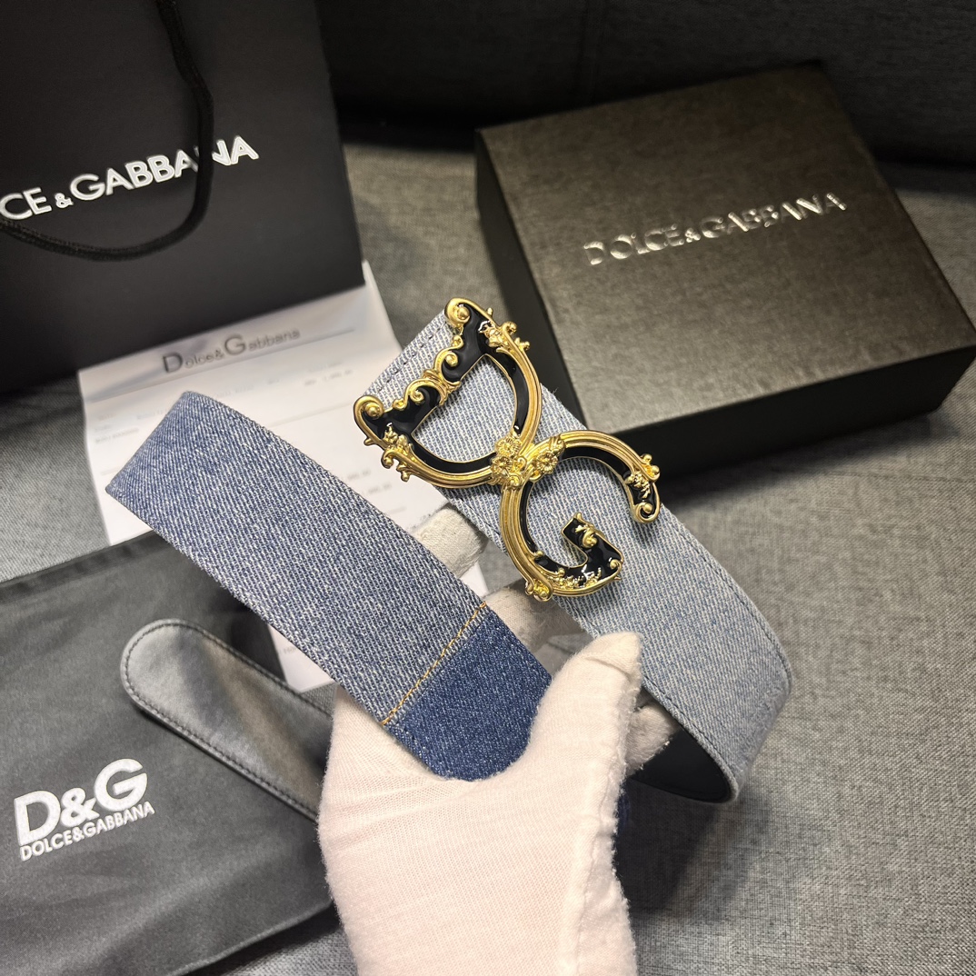 DG宽4.0cmDolce&Gabbana新款真空电镀金属徽标搭扣搭扣下方设有点扣无镍搭扣与配件采用织布