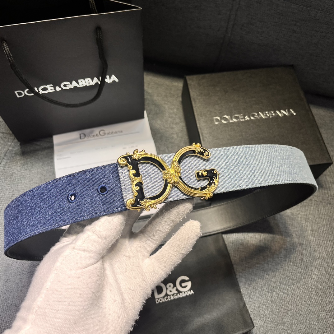 DG宽4.0cmDolce&Gabbana新款真空电镀金属徽标搭扣搭扣下方设有点扣无镍搭扣与配件采用织布