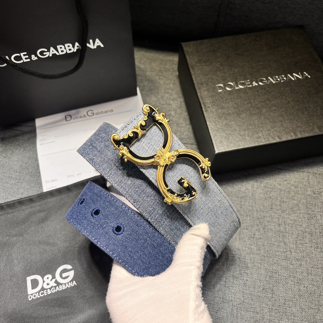 DG宽4.0cmDolce&Gabbana新款真空电镀金属徽标搭扣搭扣下方设有点扣无镍搭扣与配件采用织布