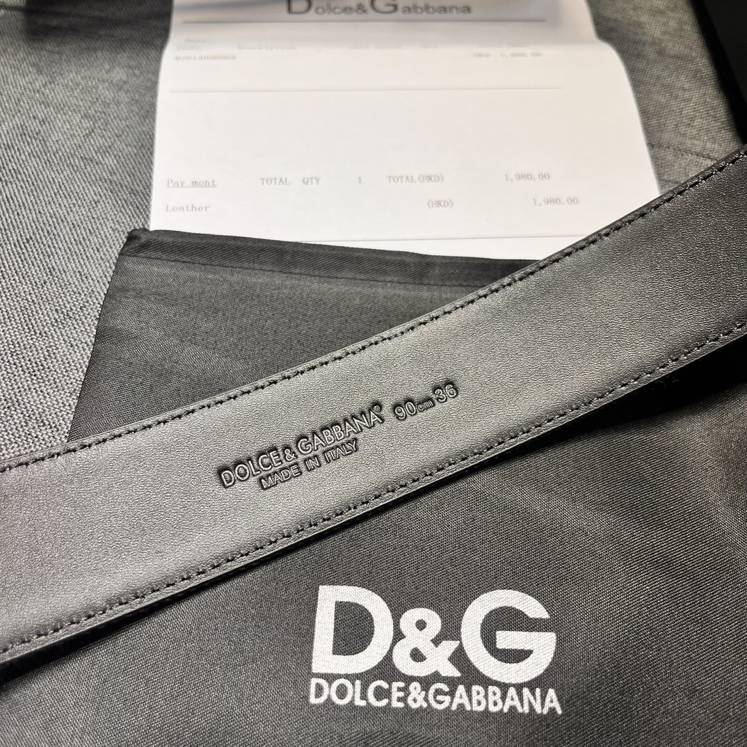 DG宽4.0cmDolce&Gabbana新款真空电镀金属徽标搭扣搭扣下方设有点扣无镍搭扣与配件采用织布