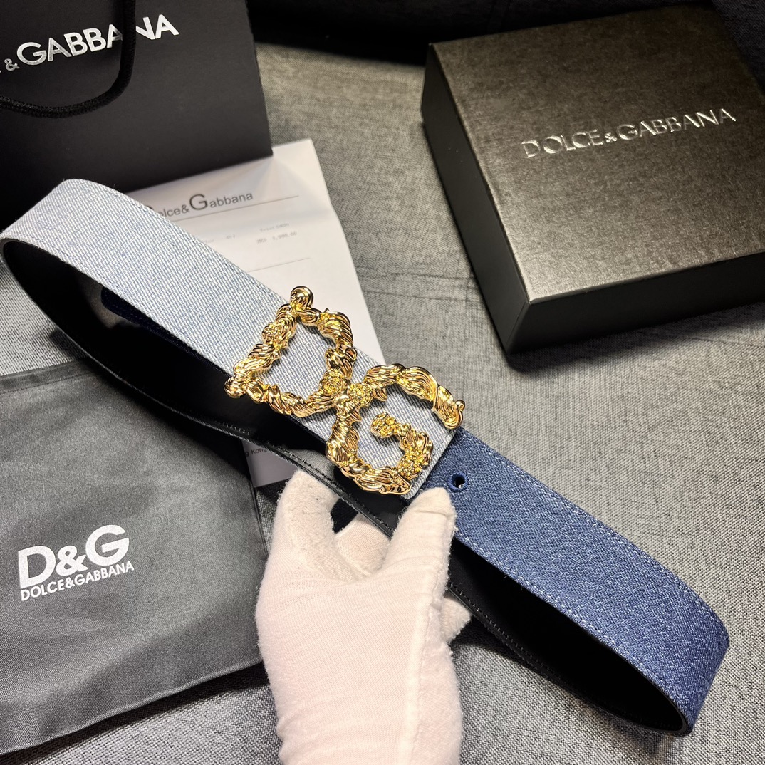 DG宽4.0cmDolce&Gabbana新款真空电镀金属徽标搭扣搭扣下方设有点扣无镍搭扣与配件采用织布