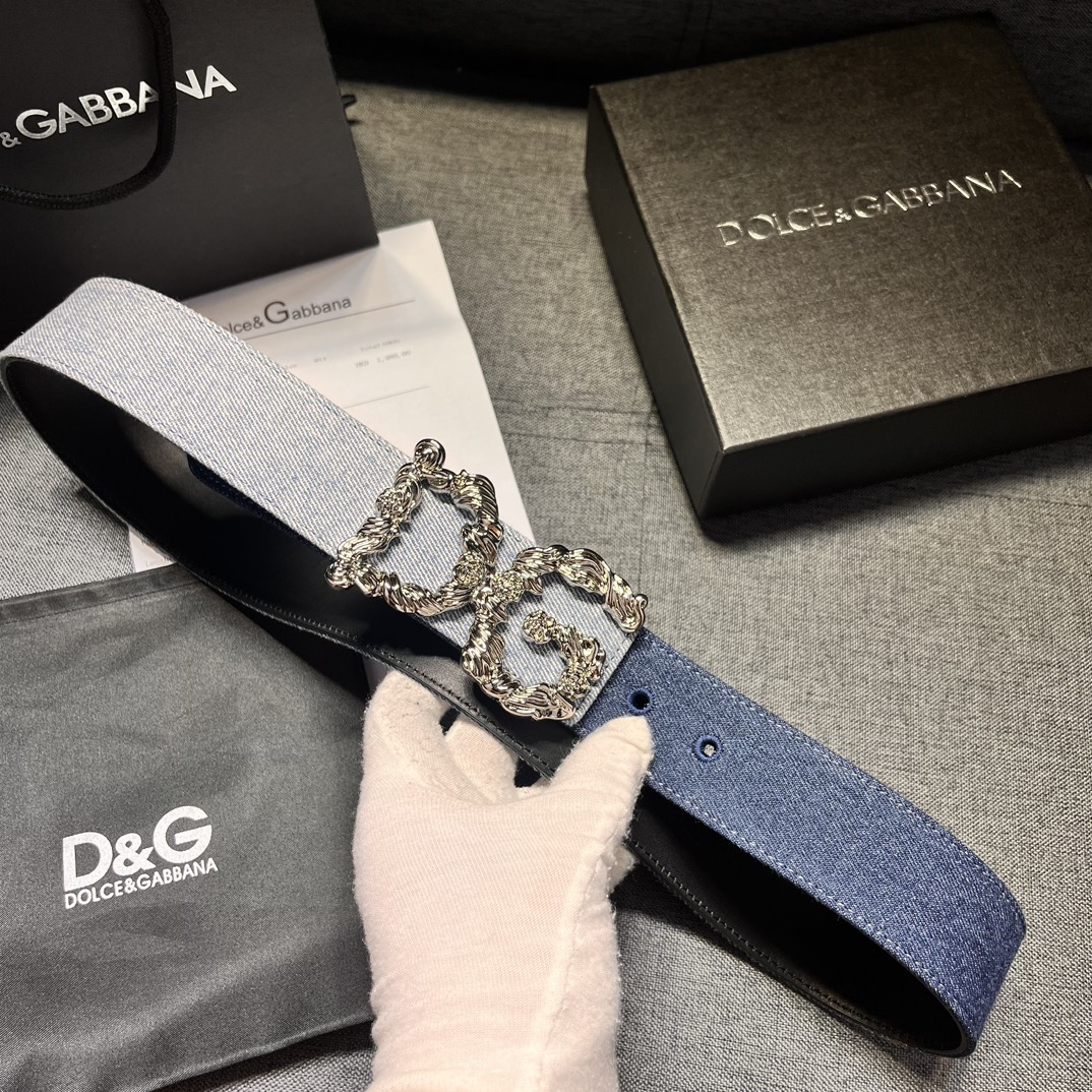 DG宽4.0cmDolce&Gabbana新款真空电镀金属徽标搭扣搭扣下方设有点扣无镍搭扣与配件采用织布