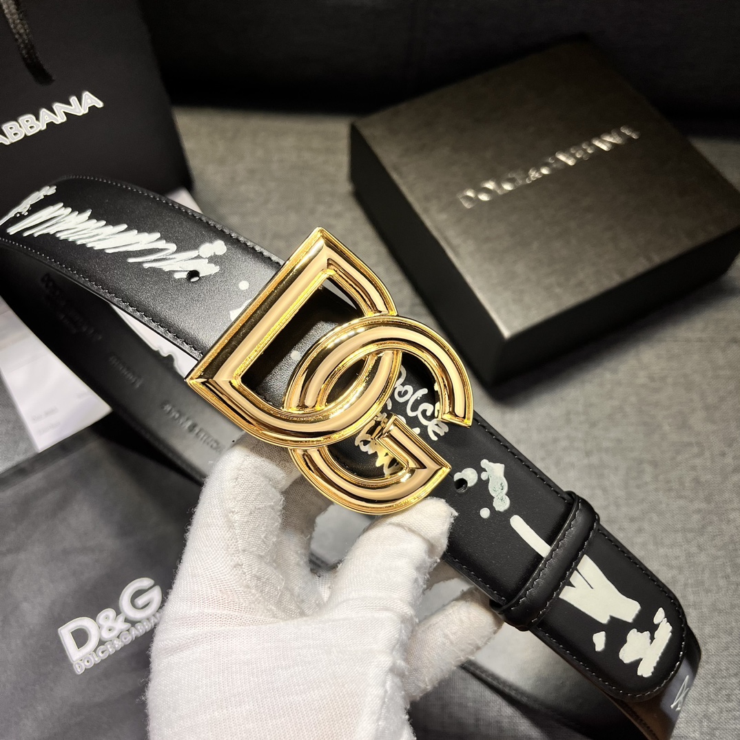 DG宽4.0Dolce&Gabbana新款黑色印花小牛皮腰带摩登干练配饰缀以双色电镀金属DG徽标搭扣