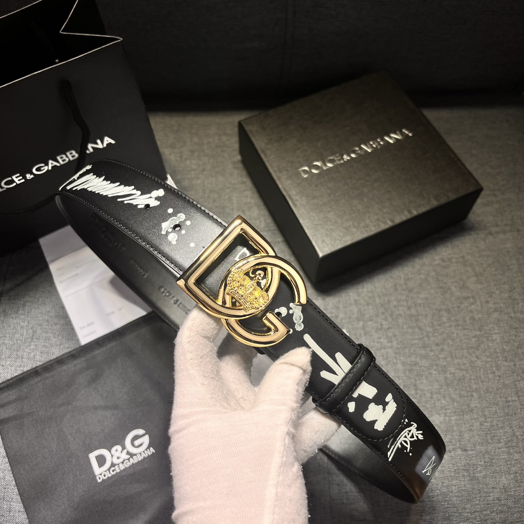 DG宽4.0Dolce&Gabbana新款黑色印花小牛皮腰带摩登干练配饰缀以双色电镀金属DG徽标搭扣