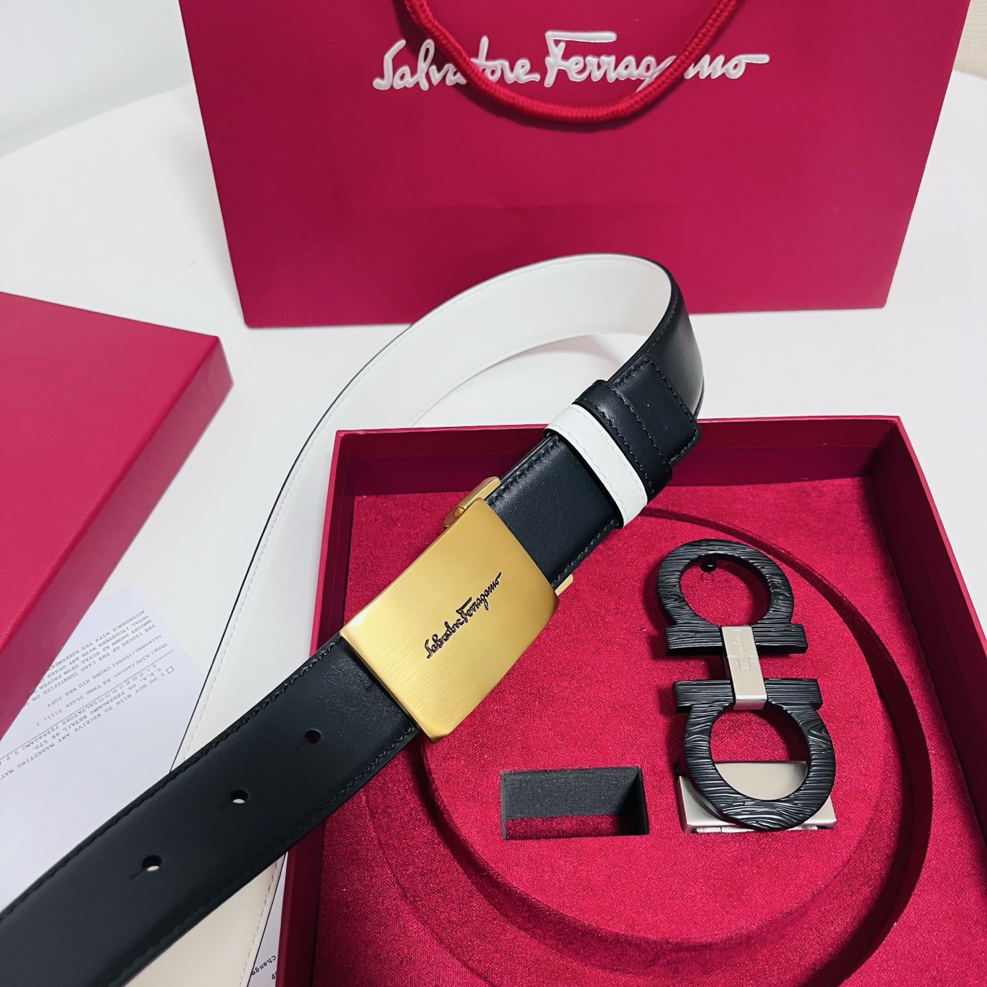 Ferragamo · 一带双扣 此款采用進口皮制作·專櫃原單品質·搭配原版Gancio五金·3.5cm规格·可调式皮带