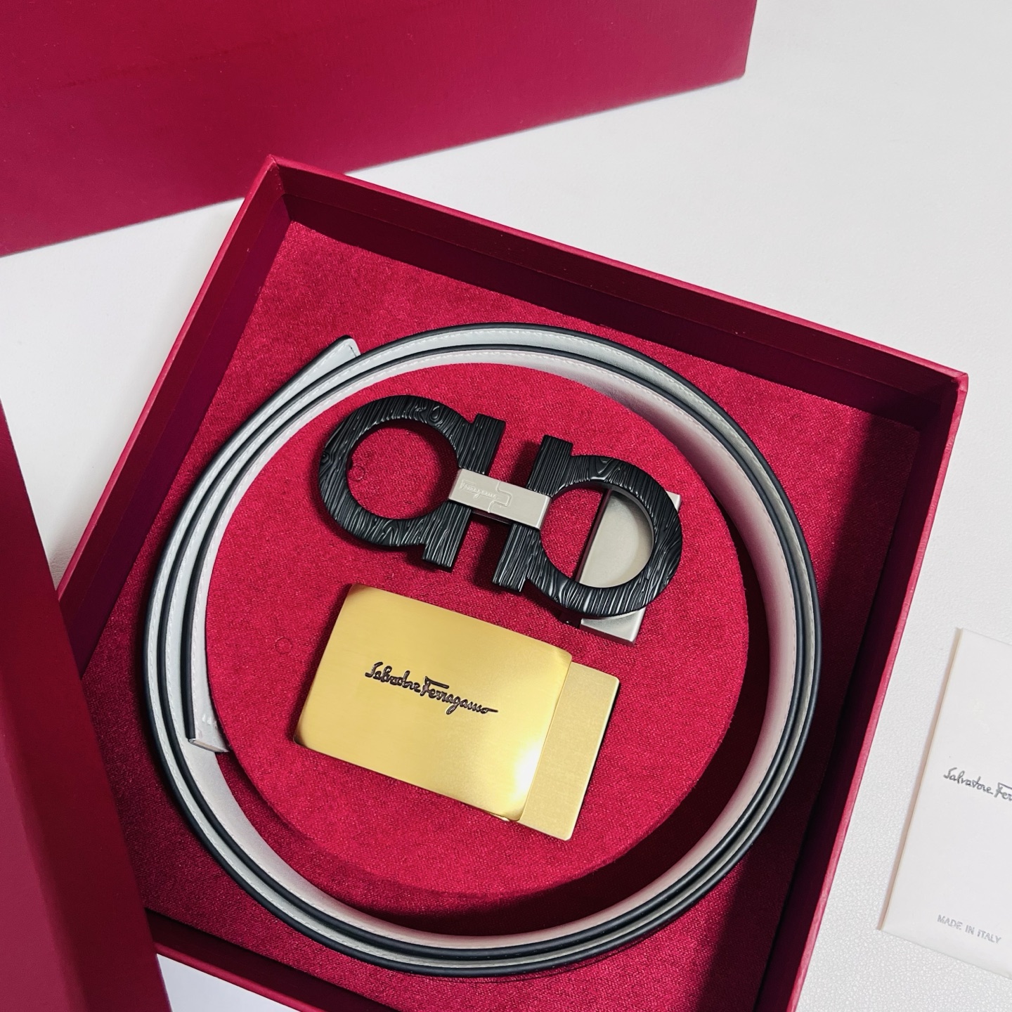 Ferragamo · 一带双扣 此款采用進口皮制作·專櫃原單品質·搭配原版Gancio五金·3.5cm规格·可调式皮带