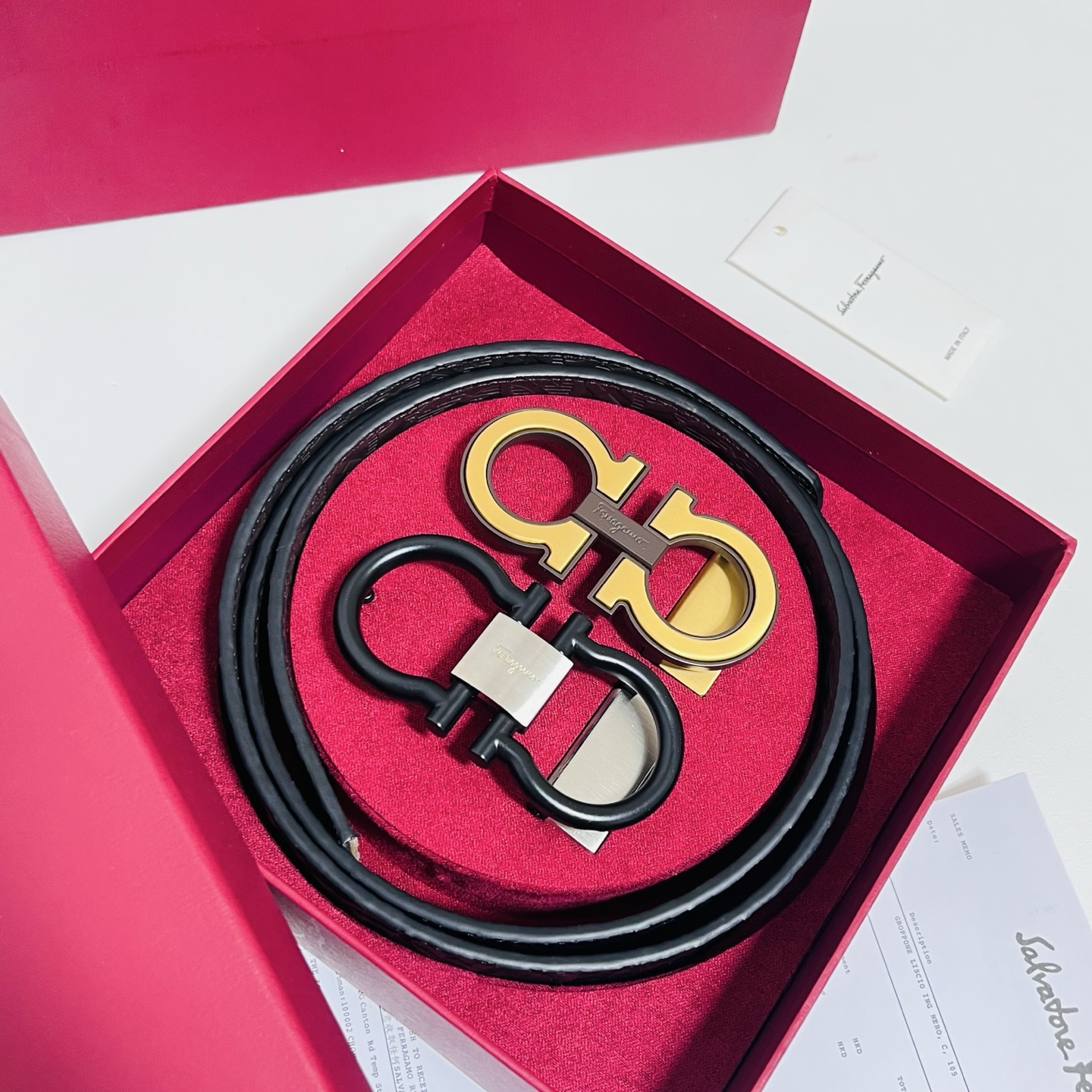 Ferragamo · 一带双扣 此款采用進口皮制作·專櫃原單品質·搭配原版Gancio五金·3.5cm规格·可调式皮带