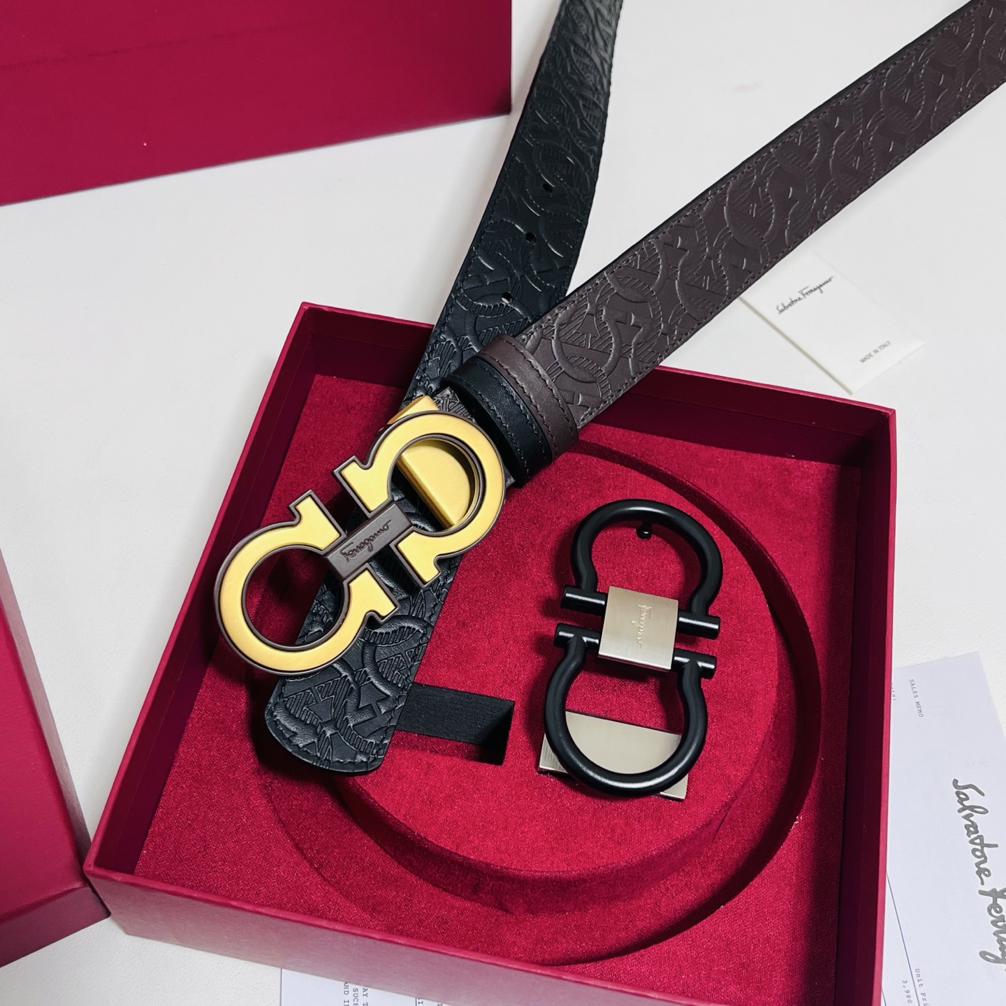 Ferragamo · 一带双扣 此款采用進口皮制作·專櫃原單品質·搭配原版Gancio五金·3.5cm规格·可调式皮带