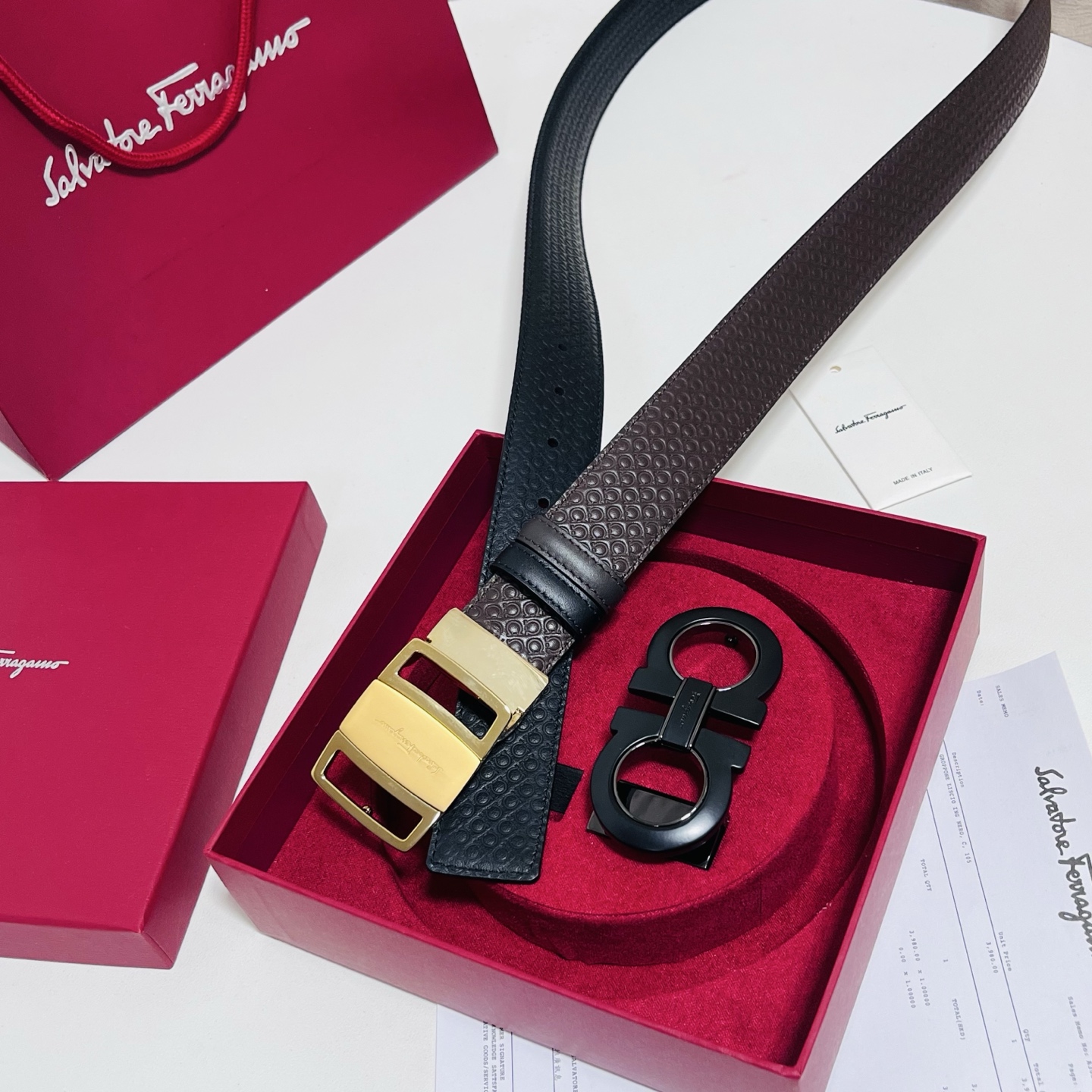 Ferragamo · 一带双扣 此款采用進口皮制作·專櫃原單品質·搭配原版Gancio五金·3.5cm规格·可调式皮带