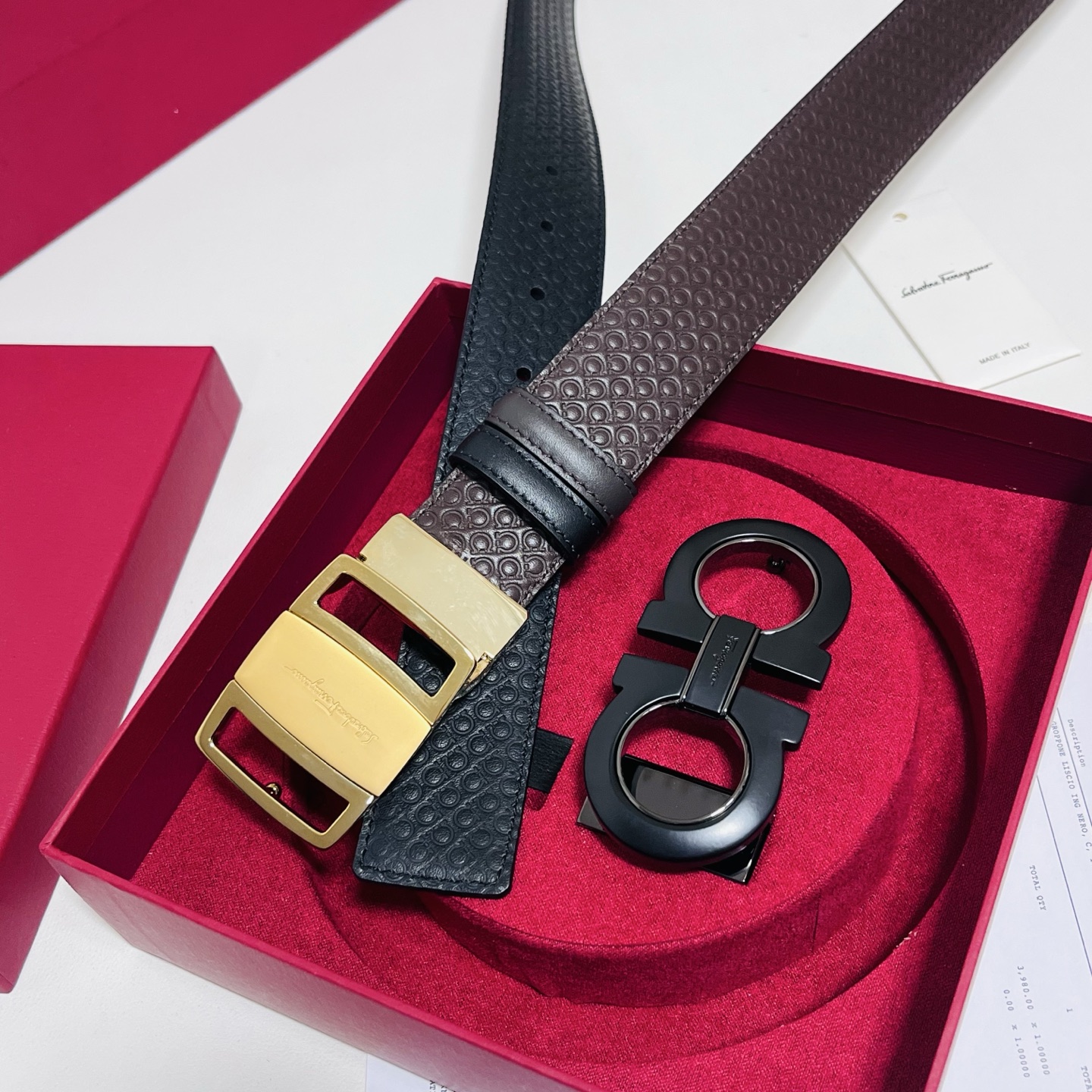 Ferragamo · 一带双扣 此款采用進口皮制作·專櫃原單品質·搭配原版Gancio五金·3.5cm规格·可调式皮带