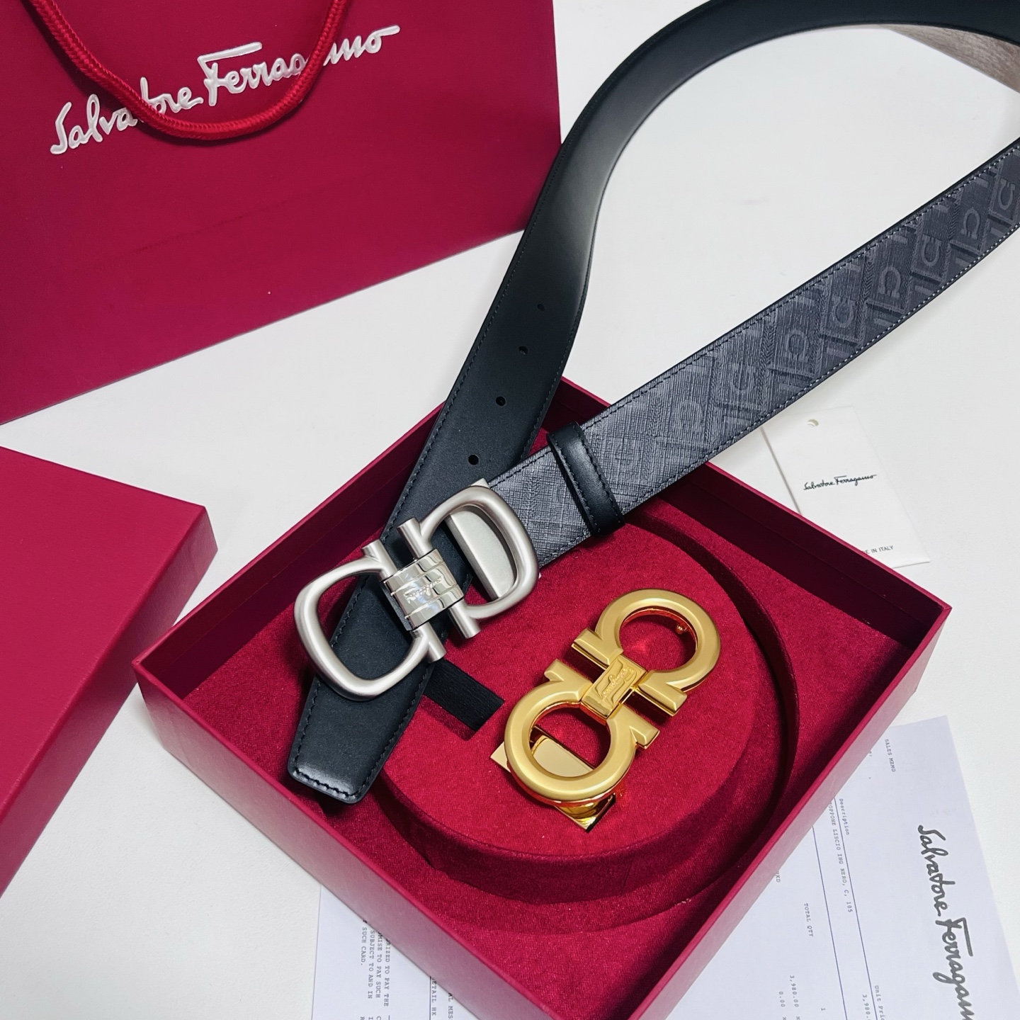 Ferragamo · 一带双扣 此款采用進口皮制作·專櫃原單品質·搭配原版Gancio五金·3.5cm规格·可调式皮带