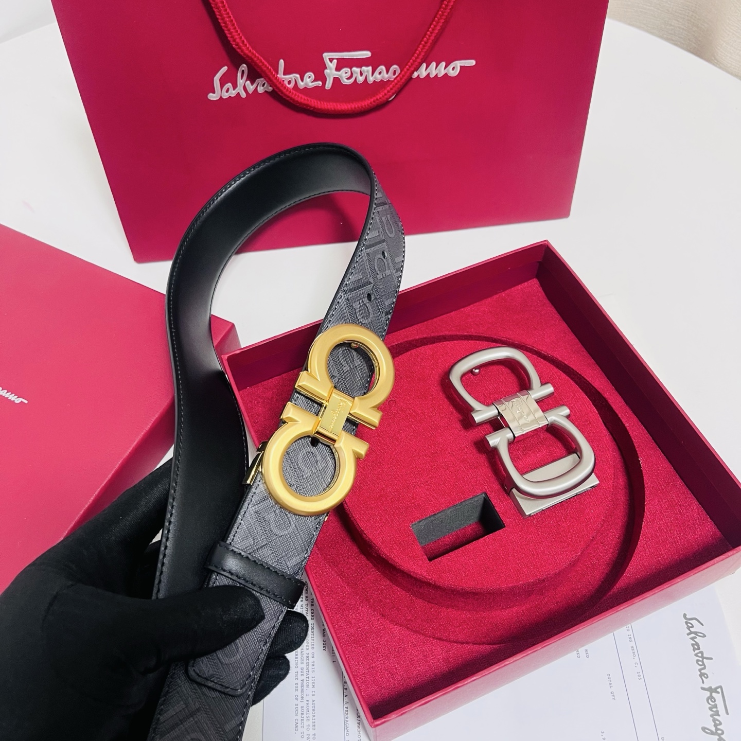 Ferragamo · 一带双扣 此款采用進口皮制作·專櫃原單品質·搭配原版Gancio五金·3.5cm规格·可调式皮带