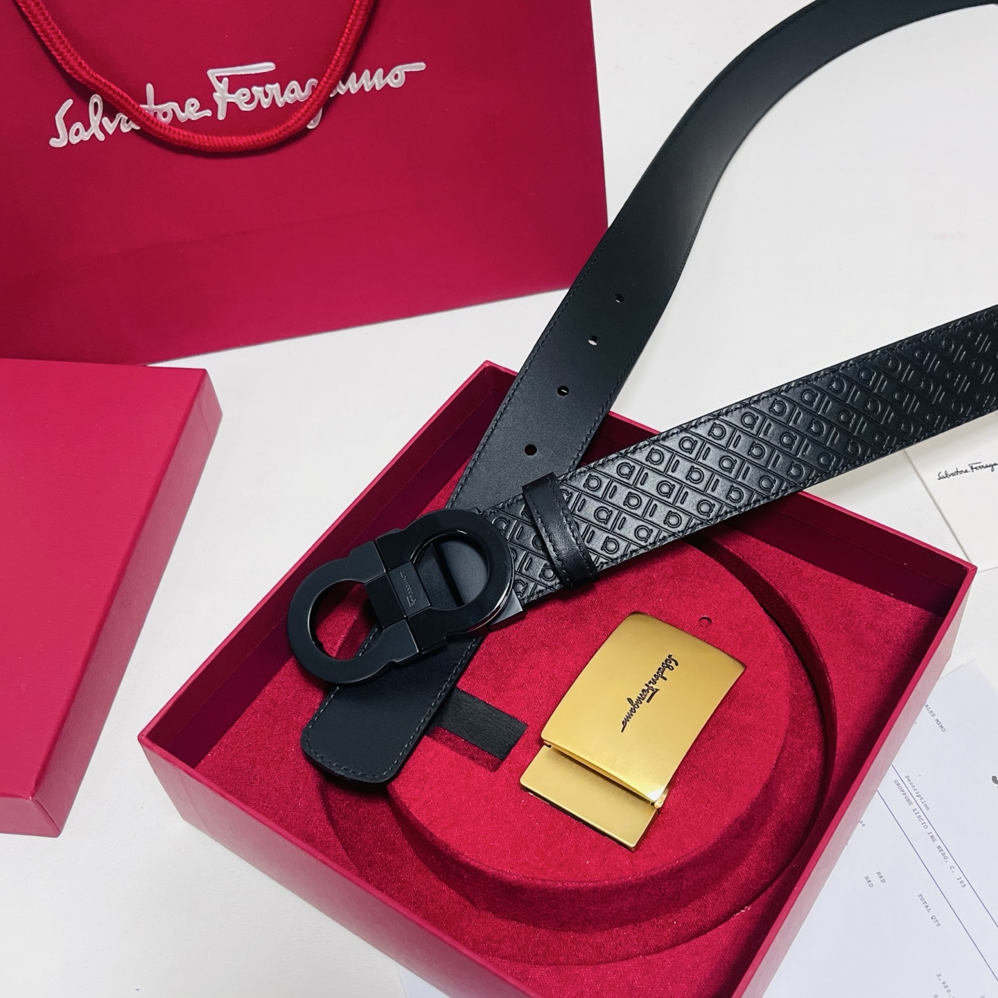 Ferragamo · 一带双扣 此款采用進口皮制作·專櫃原單品質·搭配原版Gancio五金·3.5cm规格·可调式皮带