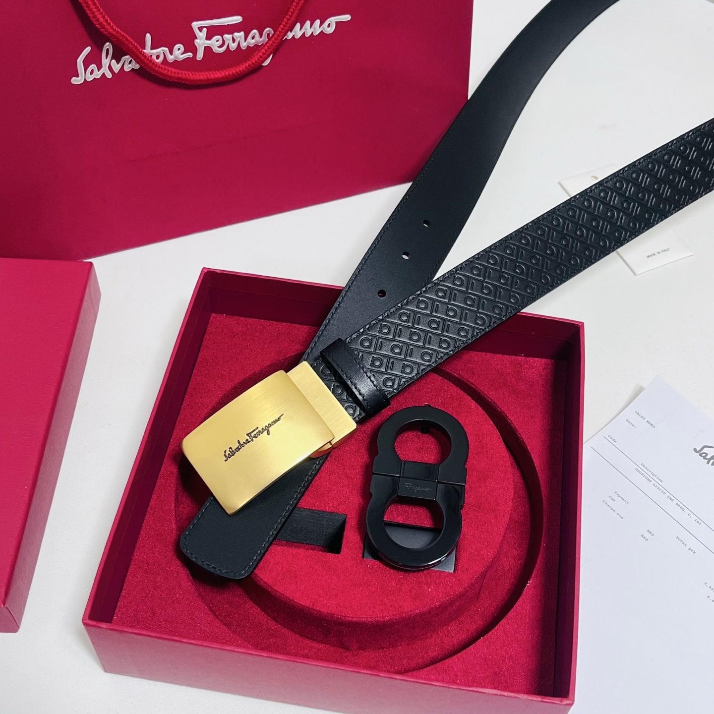 Ferragamo · 一带双扣 此款采用進口皮制作·專櫃原單品質·搭配原版Gancio五金·3.5cm规格·可调式皮带