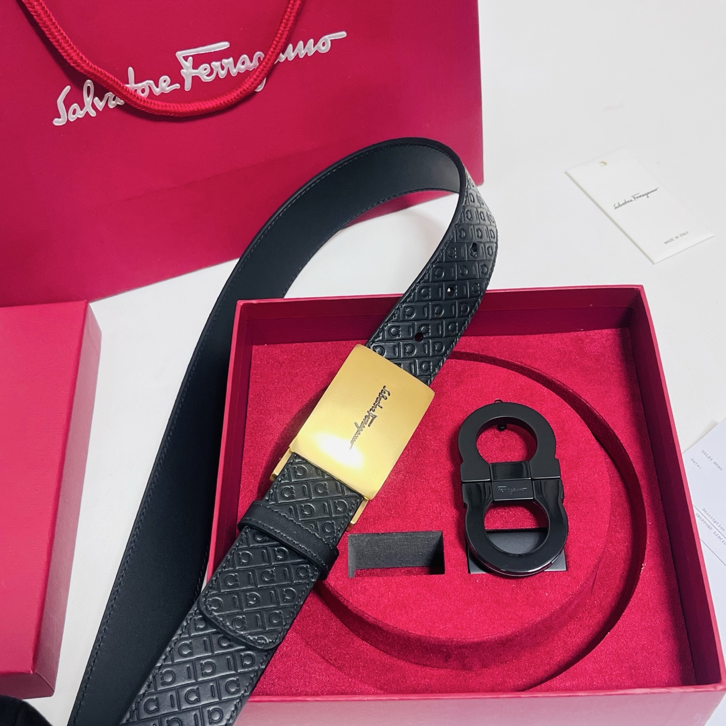 Ferragamo · 一带双扣 此款采用進口皮制作·專櫃原單品質·搭配原版Gancio五金·3.5cm规格·可调式皮带