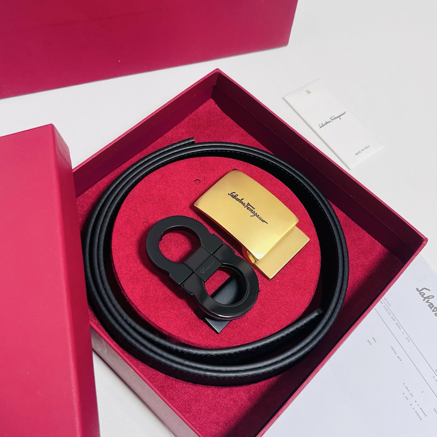 Ferragamo · 一带双扣 此款采用進口皮制作·專櫃原單品質·搭配原版Gancio五金·3.5cm规格·可调式皮带