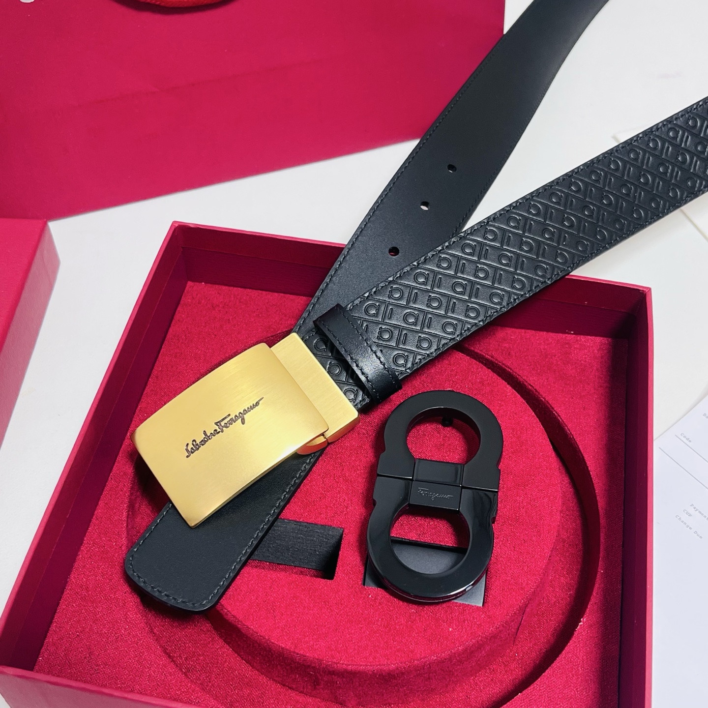 Ferragamo · 一带双扣 此款采用進口皮制作·專櫃原單品質·搭配原版Gancio五金·3.5cm规格·可调式皮带