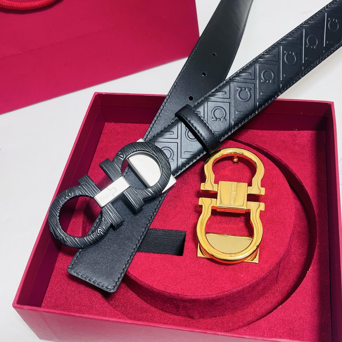 Ferragamo · 一带双扣 此款采用進口皮制作·專櫃原單品質·搭配原版Gancio五金·3.5cm规格·可调式皮带