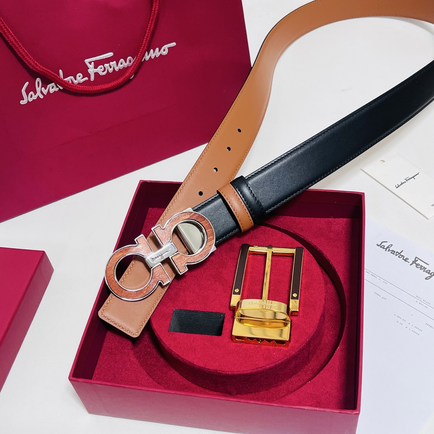 Ferragamo · 一带双扣 此款采用進口皮制作·專櫃原單品質·搭配原版Gancio五金·3.5cm规格·可调式皮带