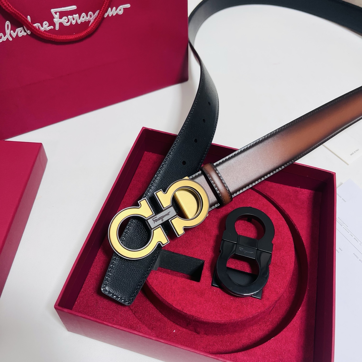 Ferragamo · 一带双扣 此款采用進口皮制作·專櫃原單品質·搭配原版Gancio五金·3.5cm规格·可调式皮带