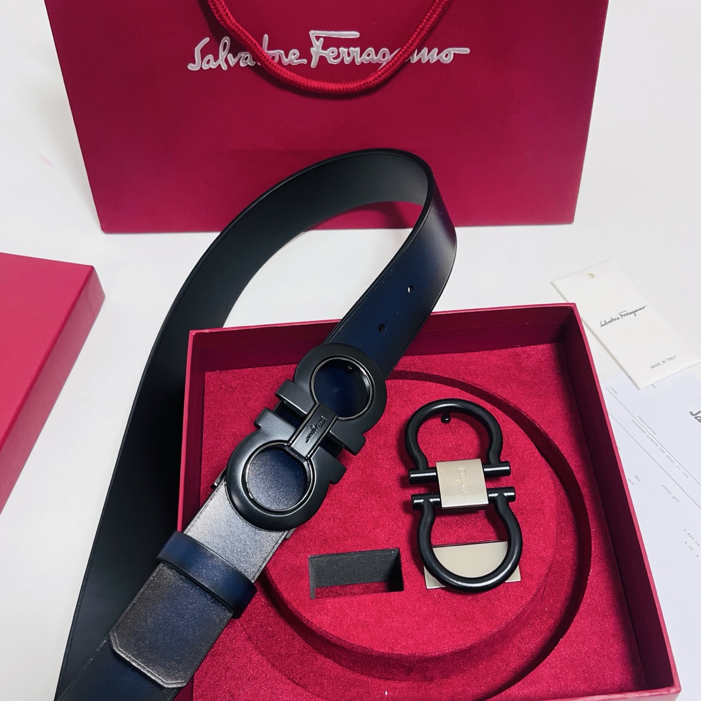 Ferragamo · 一带双扣 此款采用進口皮制作·專櫃原單品質·搭配原版Gancio五金·3.5cm规格·可调式皮带
