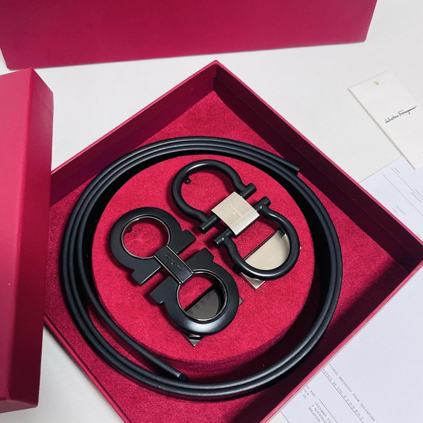 Ferragamo · 一带双扣 此款采用進口皮制作·專櫃原單品質·搭配原版Gancio五金·3.5cm规格·可调式皮带