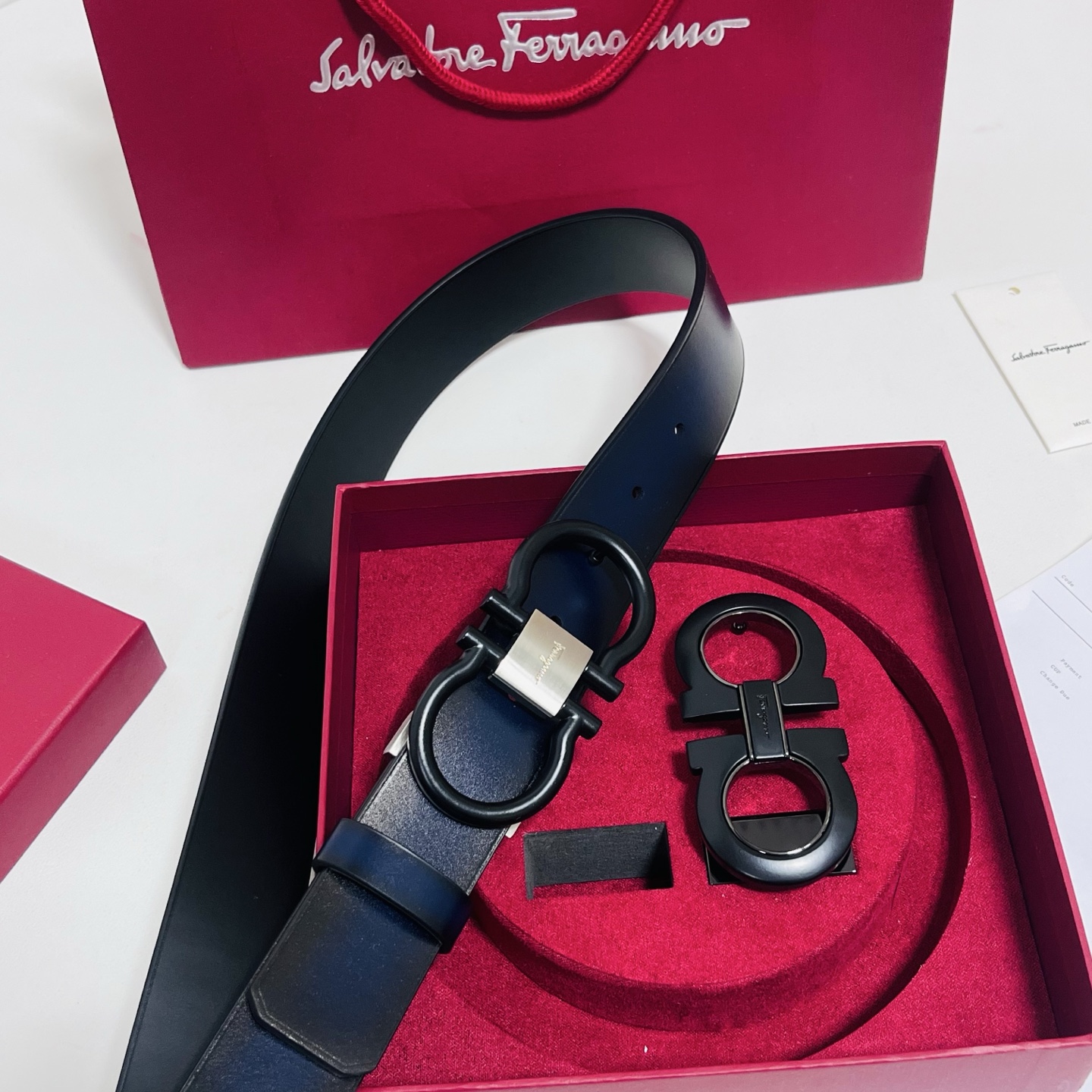 Ferragamo · 一带双扣 此款采用進口皮制作·專櫃原單品質·搭配原版Gancio五金·3.5cm规格·可调式皮带