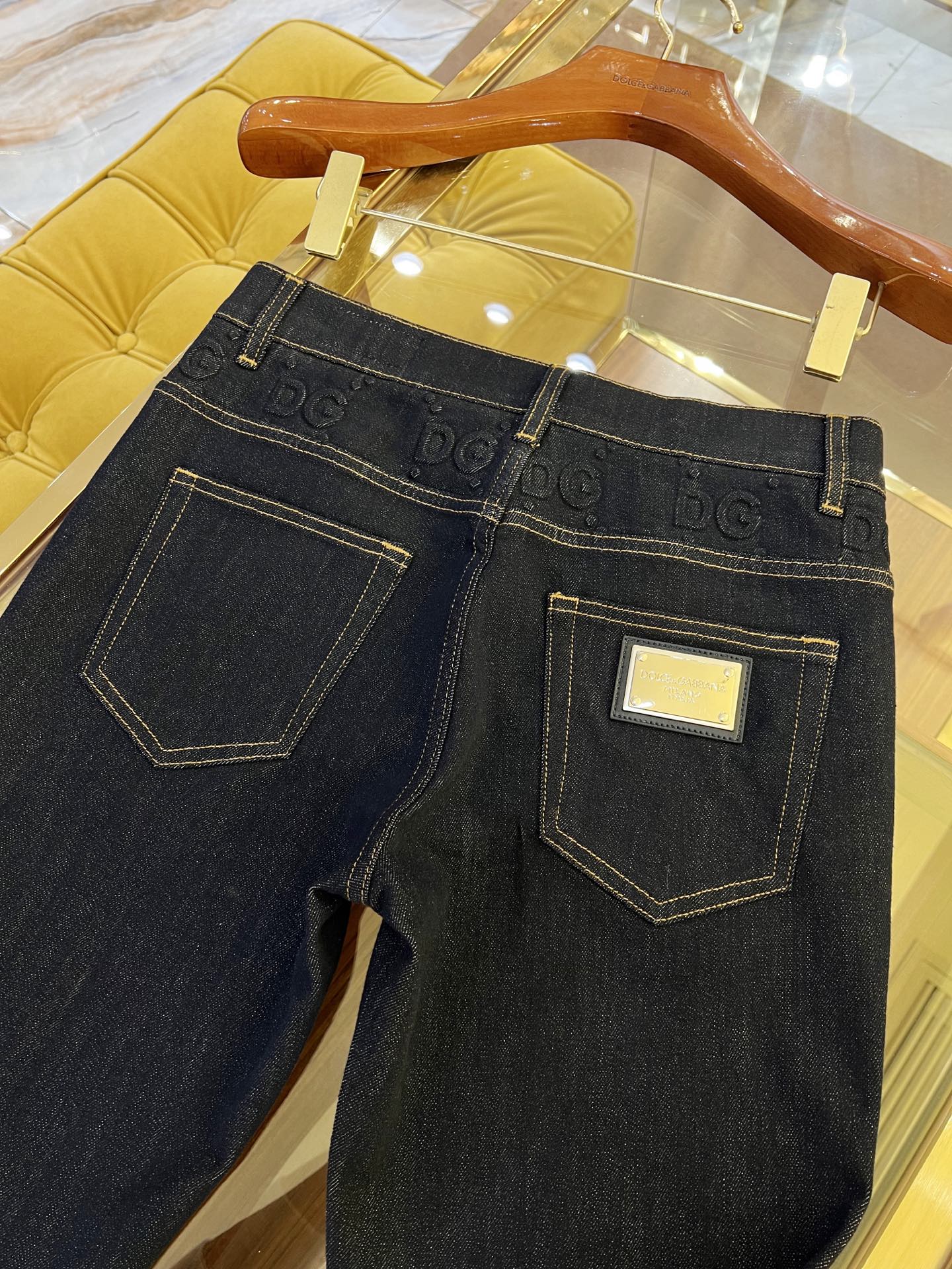 Dolce & Gabbana Slim-Fit Denim Jeans with Embossed Logo Details 5 i1737642341497 3133 0 8