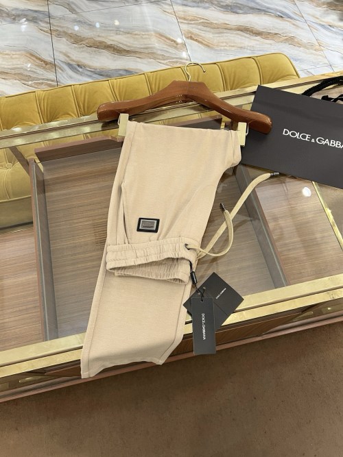 Dolce & Gabbana Pantalon de survêtement en maille fine avec logo discret 1 Dolce & Gabbana Pantalon de survêtement en maille fine avec logo discret