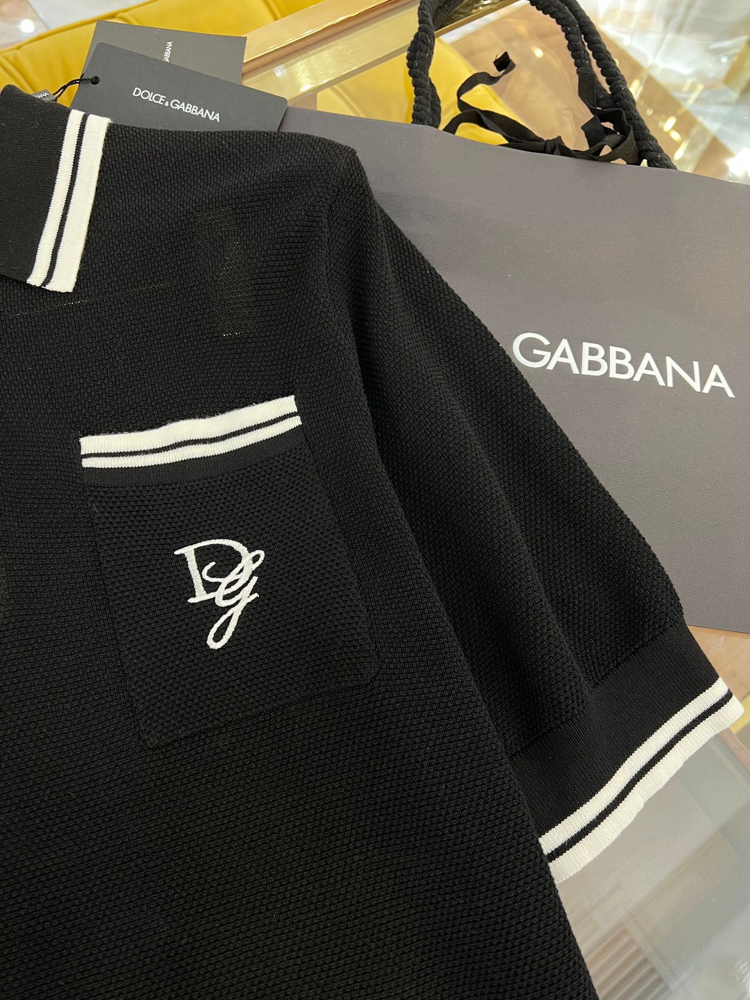  2025SS🔥DG最新款针织Polo 完美黑白撞色设计 DG标识口袋刺绣logo 高质量男性必入 上身