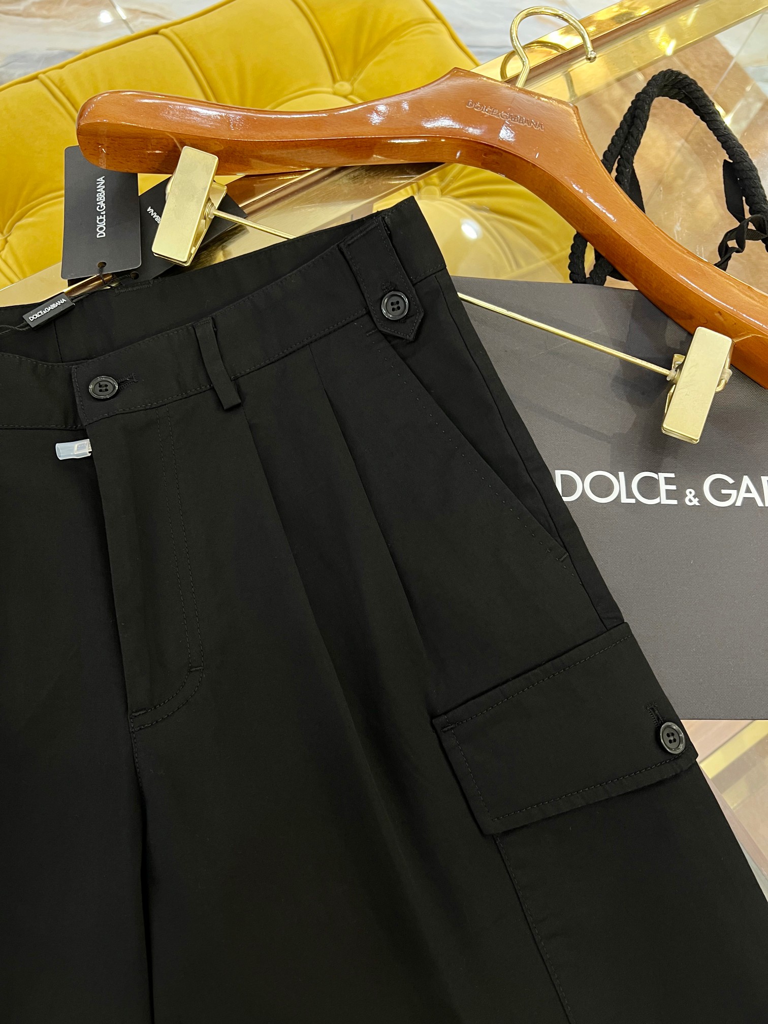 “2025 SS 🔥DG Casher Shorts: High-Quality Cotton Fabric with Coloured Logo” - 图片 7