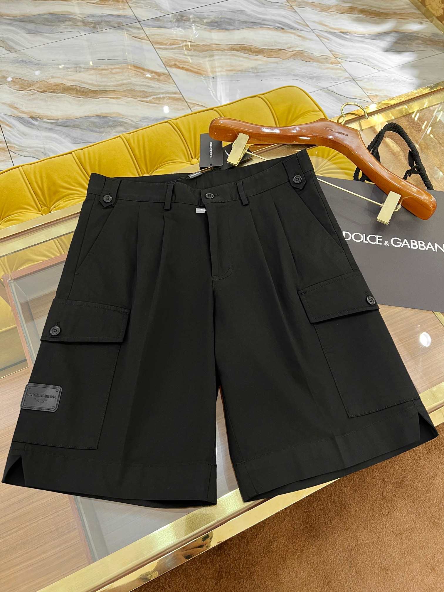 “2025 SS 🔥DG Casher Shorts: High-Quality Cotton Fabric with Coloured Logo” - 图片 4