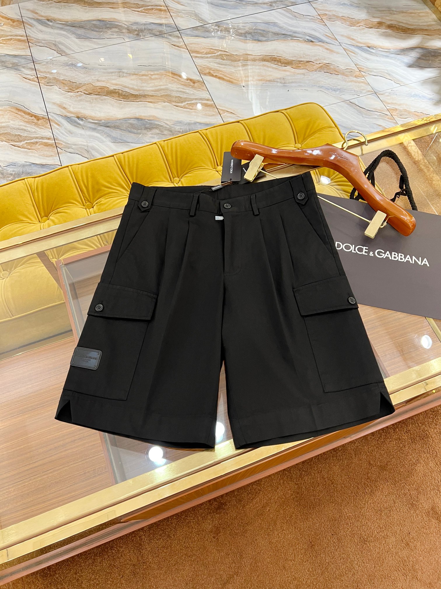 “2025 SS 🔥DG Casher Shorts: High-Quality Cotton Fabric with Coloured Logo” - 图片 1