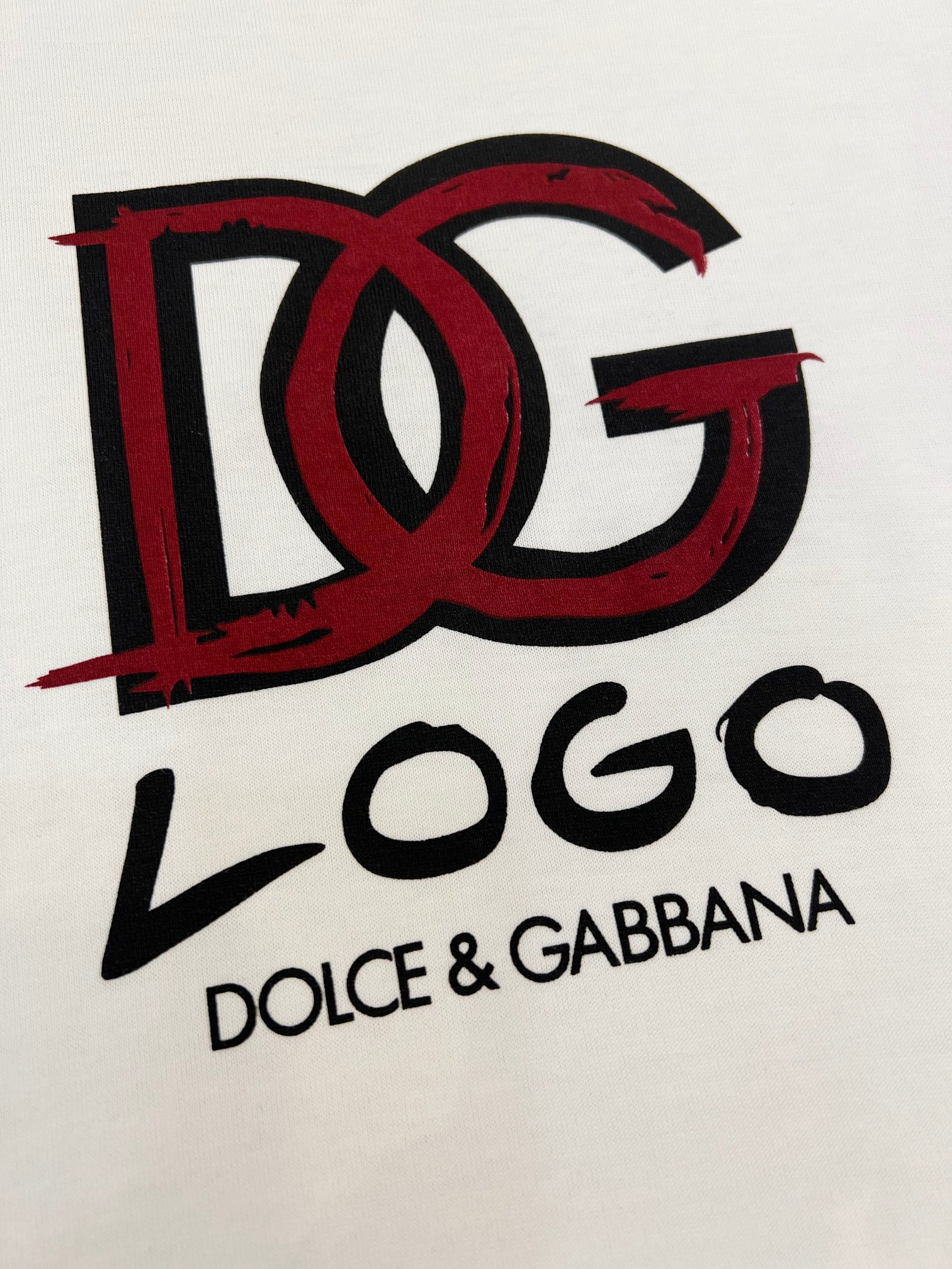   2025SS🔥DG最新T恤 完美红色标识logo 撞色罗纹设计 优质纯棉面料 男女同款 单色 Siz