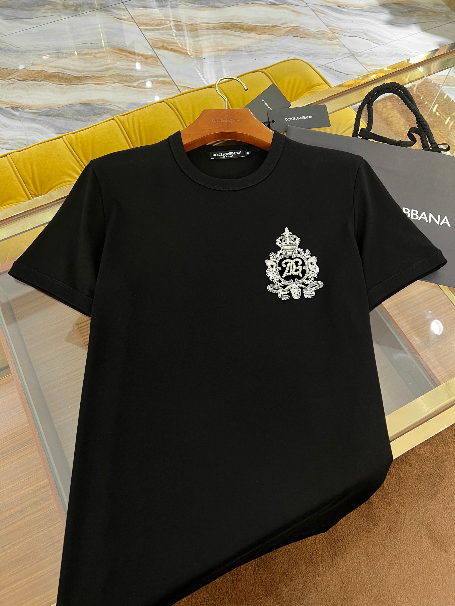   2025SS🔥DG最新款T恤 顶级手工👑银丝线 印度章仔 优质纯棉面料 独家发售 黑色 Size：4