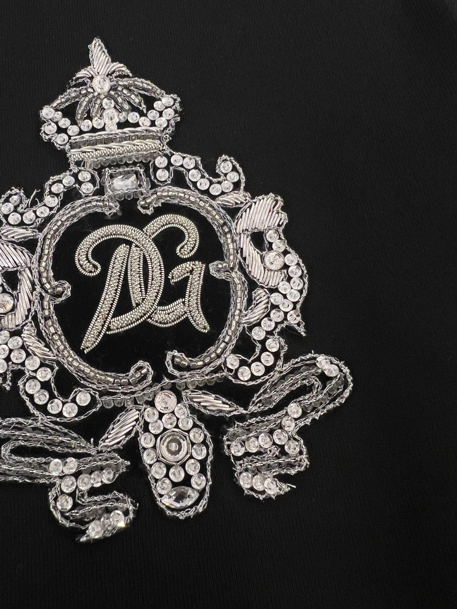   2025SS🔥DG最新款T恤 顶级手工👑银丝线 印度章仔 优质纯棉面料 独家发售 黑色 Size：4
