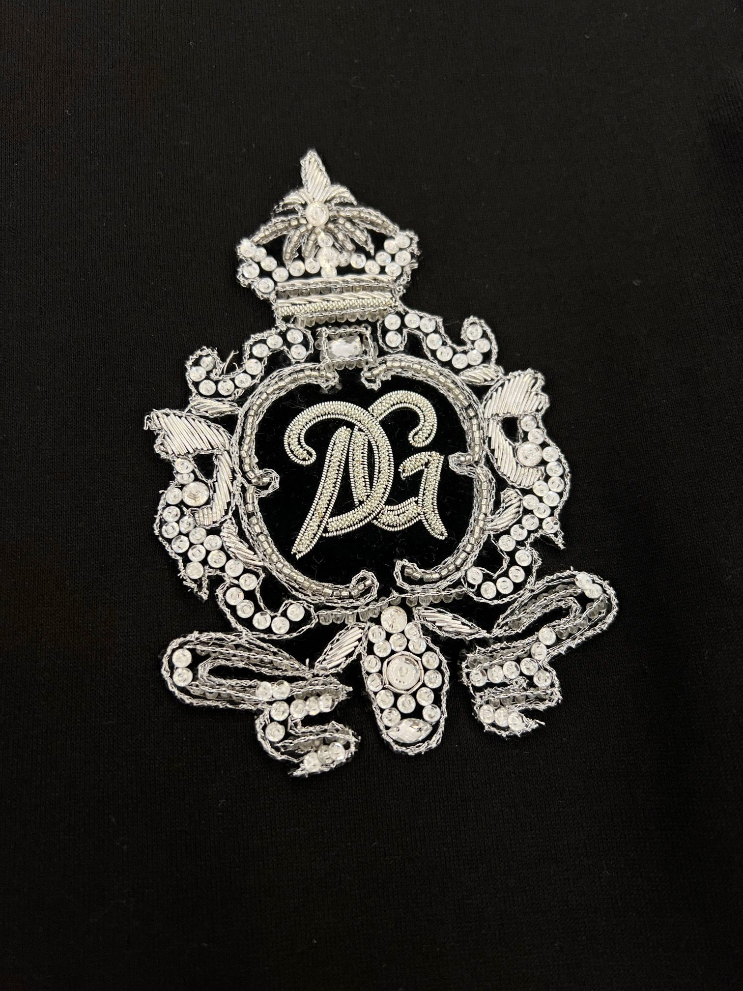   2025SS🔥DG最新款T恤 顶级手工👑银丝线 印度章仔 优质纯棉面料 独家发售 黑色 Size：4