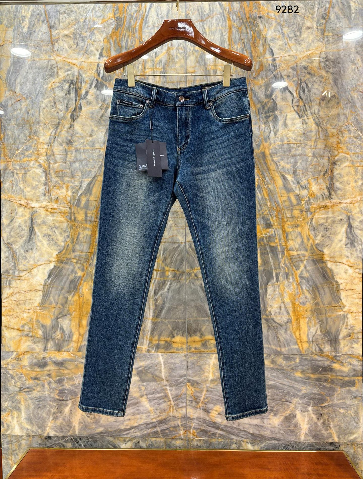 2025/AW🔥最新款DG 顶级牛仔裤 完美水洗工艺 经典小皮牌 高档拉链五金定制 SLIM修身小脚裤型