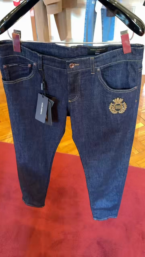 . 381618_410 381618_410