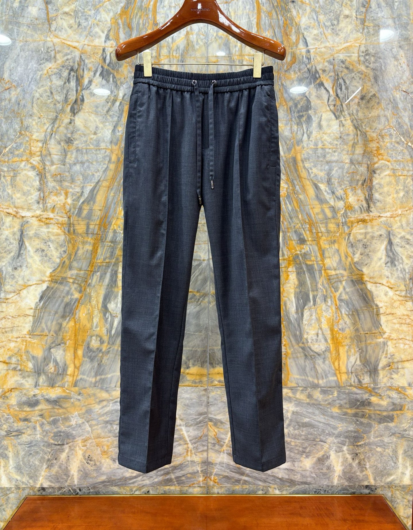NO:607182,2025/AW new wool casual pants, imported wool fabric, super glossy texture, straight pants type, a must-have for old money, floral gray Size: 44-54,,alexander wang198609092025/AW新款羊毛休闲裤 进口羊毛面料 光泽质感超级好 直筒裤型 老钱穿搭必备 花灰色Size:44-54,,alexander wang,Men's clothing