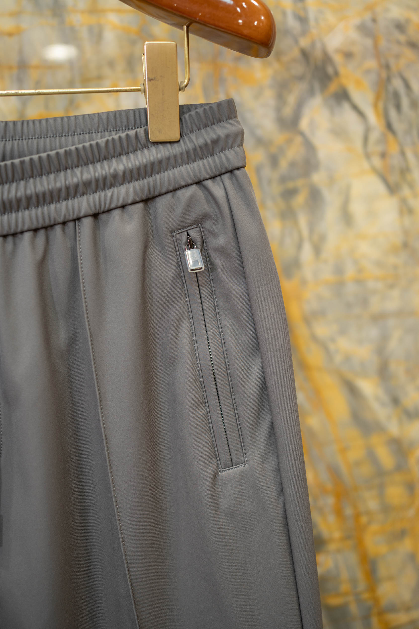 2025/AW🔥新款休闲裤 进口尼龙三防面料 独家DG铁牌logo 小直筒裤型 Size:44-54