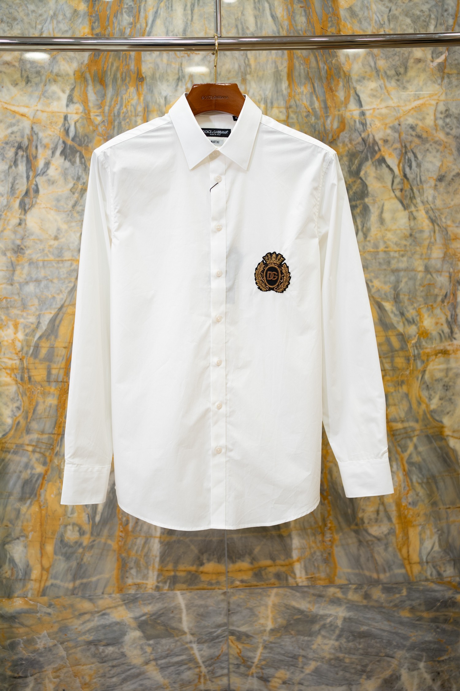 NO:607154,2025/AW latest shirts, handmade Indian silk logo, high-quality pure cotton fabric, exclusive size: 39-43,,shirts,alexander wang198609092025/AW最新款衬衫 手工印度丝logo 优质纯棉面料 独家发售 Size:39-43,,shirts,alexander wang,Men's clothing