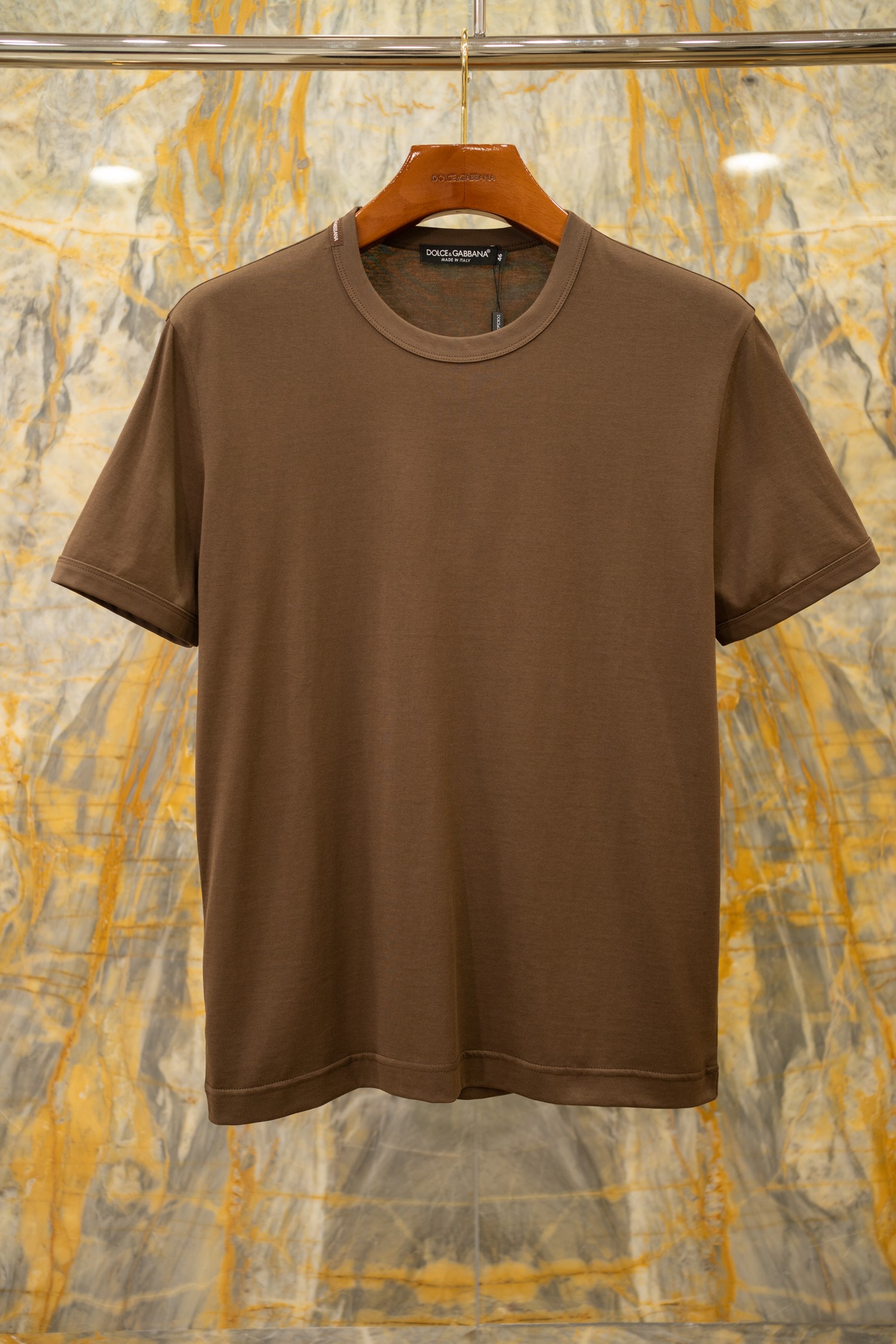 NO:785804,2026SSDG clean version T-shirt, color matching collar logo, original fabric custom-woven, suitable for bottoming and outer wear, brown Size: 44-56, Dolce&Gabbana-clothing, Dolce&Gabbana, tees, t-shirt,198609092026SSDG净版T恤 配色领标logo 原版面料定织 打底外穿都适合 咖啡色 Size:44-56,杜嘉班纳-服装,Dolce&Gabbana,tees，t-shirt,,Women's clothing