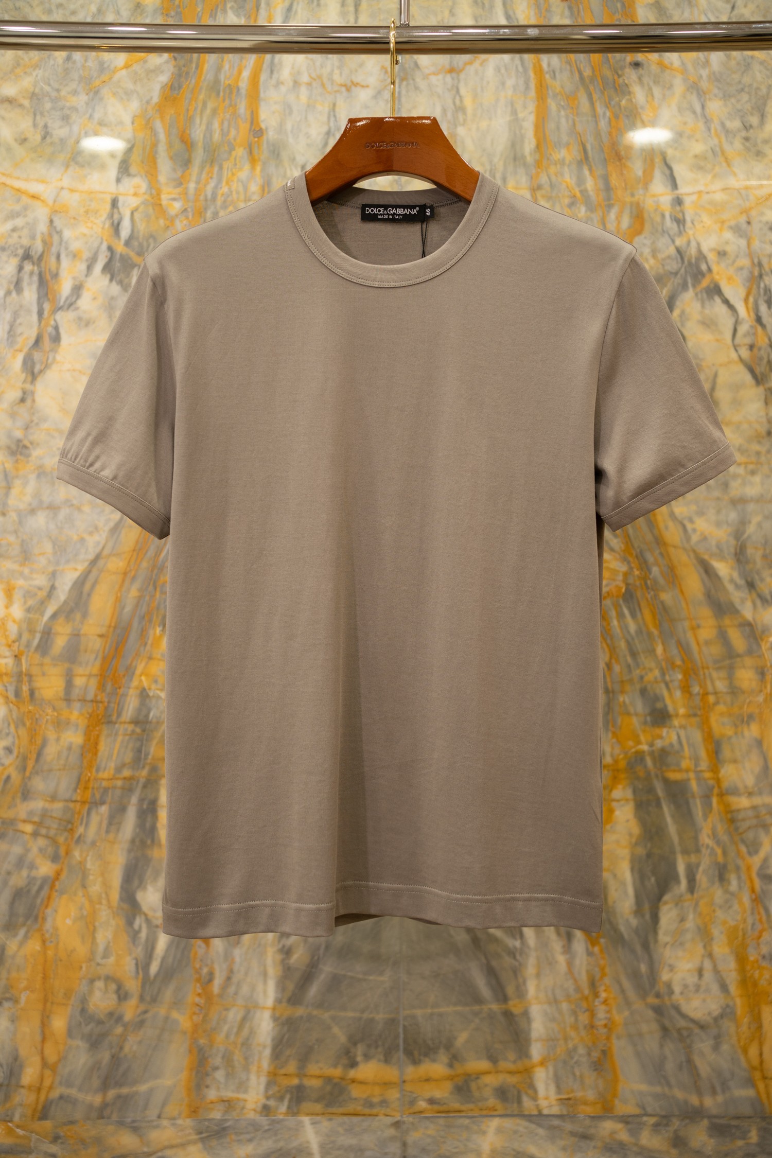 NO:785786,2026SSDG clean version T-shirt, color matching collar logo, original fabric custom-woven, suitable for bottoming and outer wear, khaki color Size: 44-56, Dolce & Gabbana-clothing, Dolce&Gabbana, tees, t-shirt,198609092026SSDG净版T恤 配色领标logo 原版面料定织 打底外穿都适合 卡其色 Size:44-56,杜嘉班纳-服装,Dolce&Gabbana,tees，t-shirt,,Women's clothing