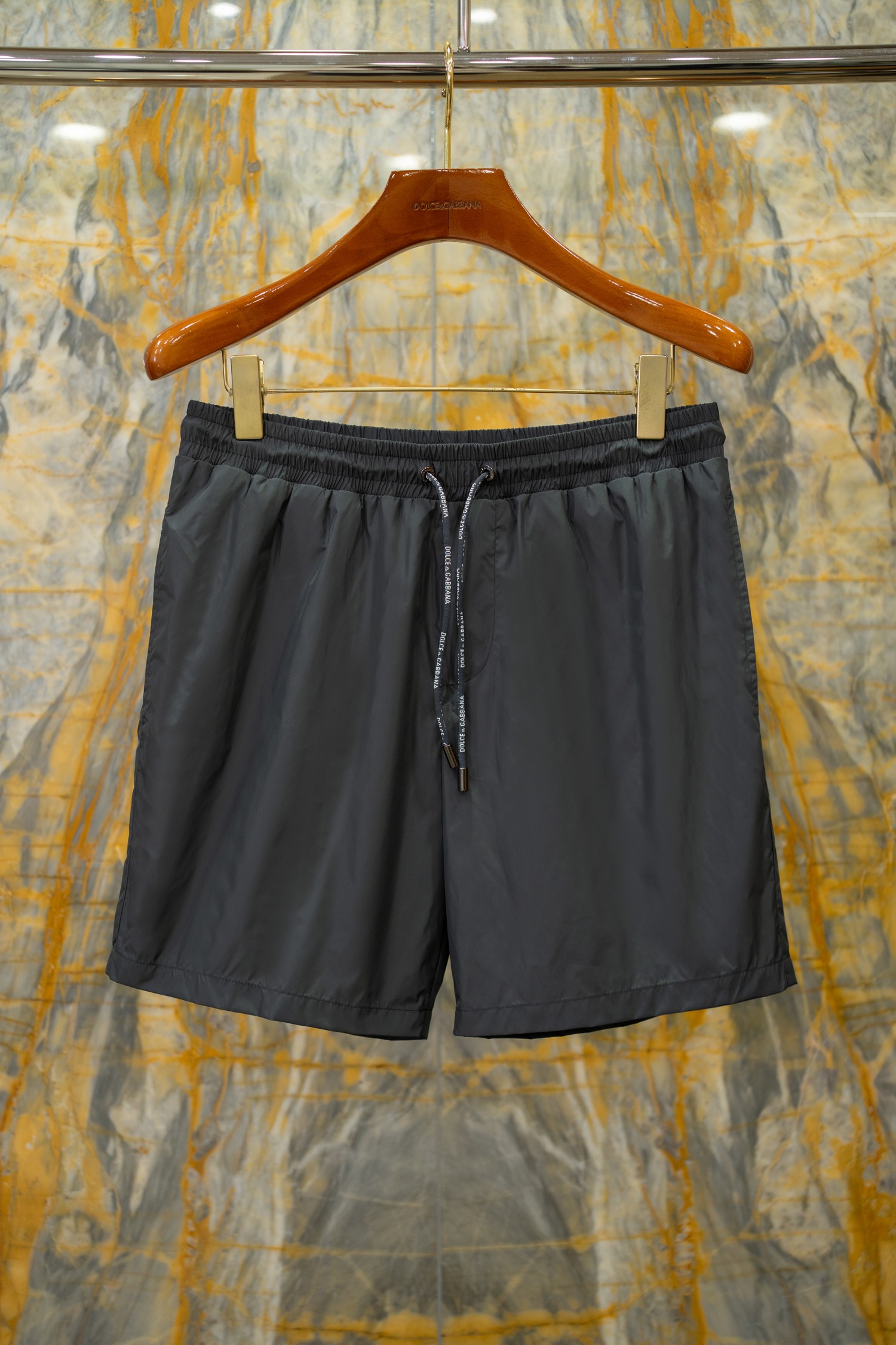 NO:819427,2026SS latest beach pants DG embroidered logo woven quick-drying fabric dark gray Size: 44-54, Dolce&Gabbana-clothing, Dolce&Gabbana,198609092026SS最新款沙滩裤 DG刺绣标识logo 梭织速干面料 深灰色 Size:44-54,杜嘉班纳-服装,Dolce&Gabbana,,Women's clothing