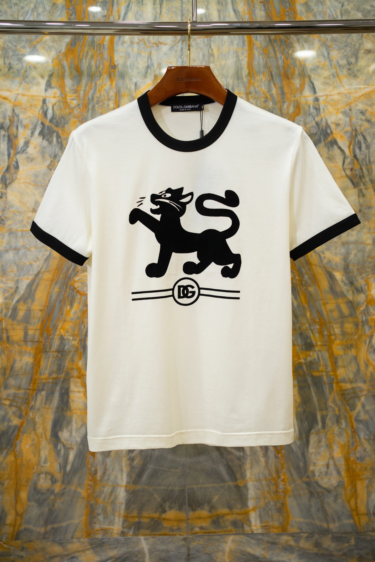 NO:823025,2026SS latest T-shirt, flocking printing process, original fabric custom-woven, exclusive sale, Size: 44-52, Dolce & Gabbana-clothing, Dolce&Gabbana, tees, t-shirt,198609092026SS最新款T恤 植绒印花工艺 原版面料定织 独家发售 Size:44-52,杜嘉班纳-服装,Dolce&Gabbana,tees，t-shirt,,Women's clothing