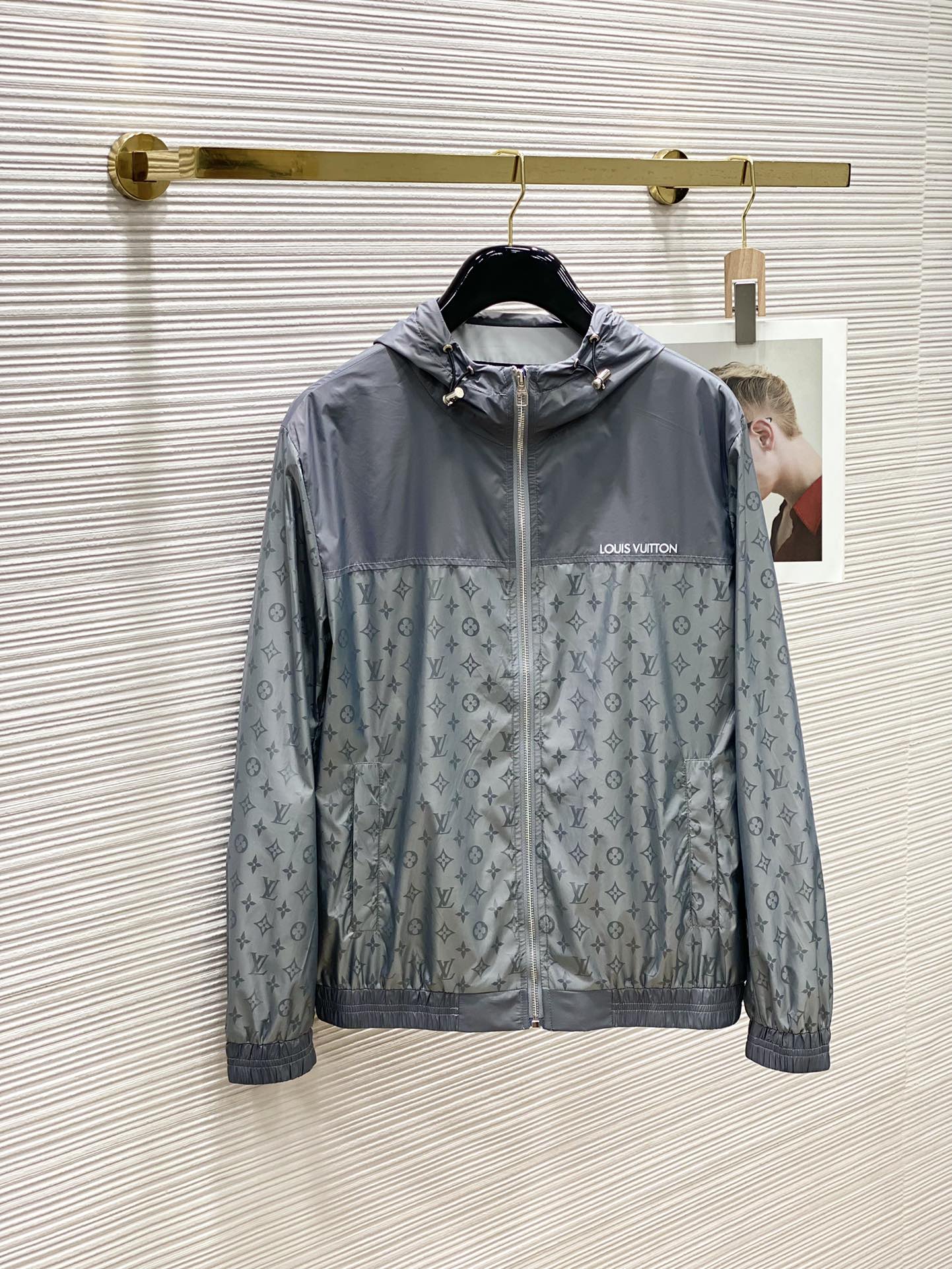 What is a 1:1 replica
 Louis Vuitton New
 Clothing Coats & Jackets Embroidery Spring Collection Fashion Casual