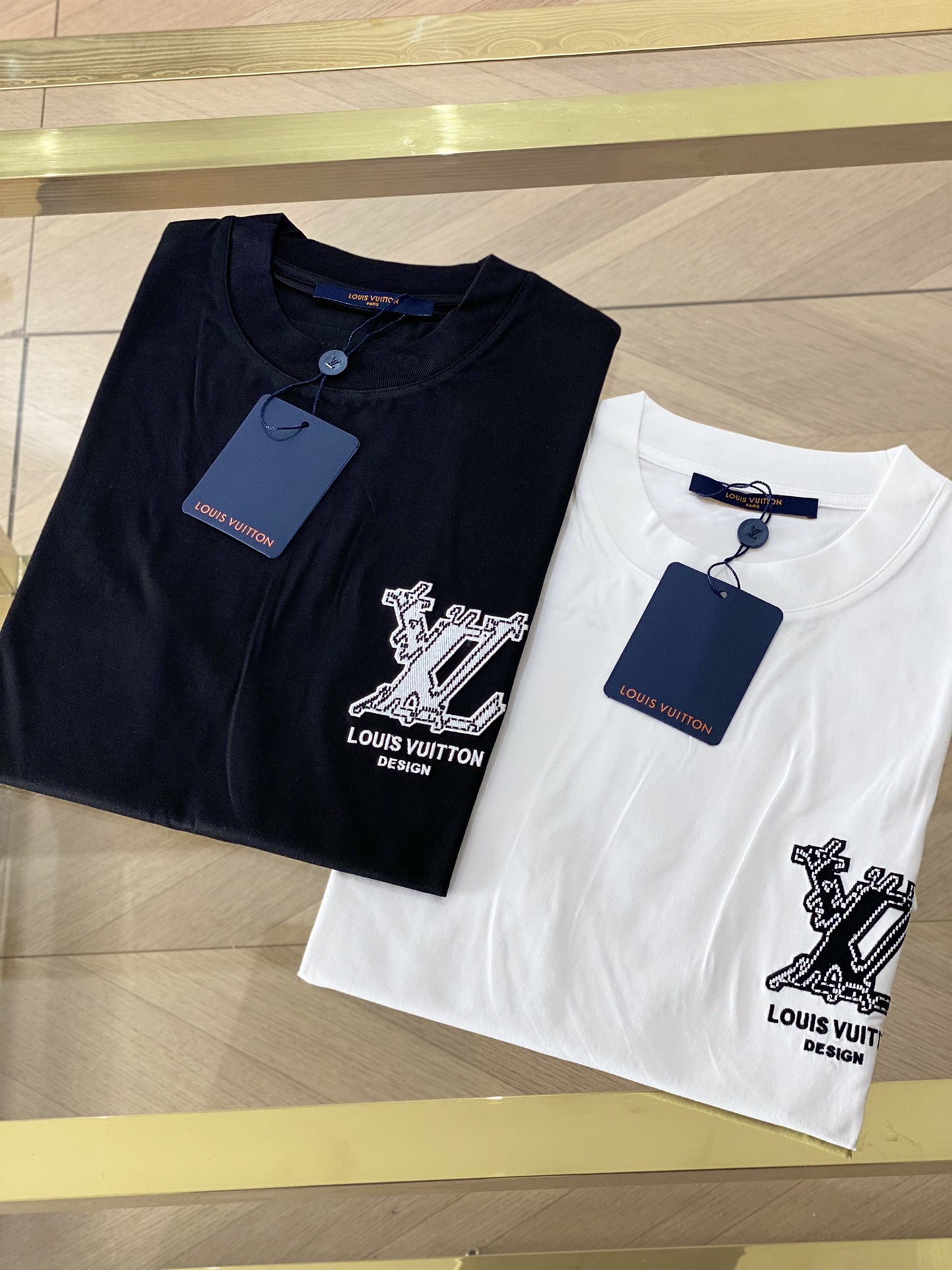 Louis Vuitton Clothing T-Shirt Embroidery Spring/Summer Collection Fashion Short Sleeve