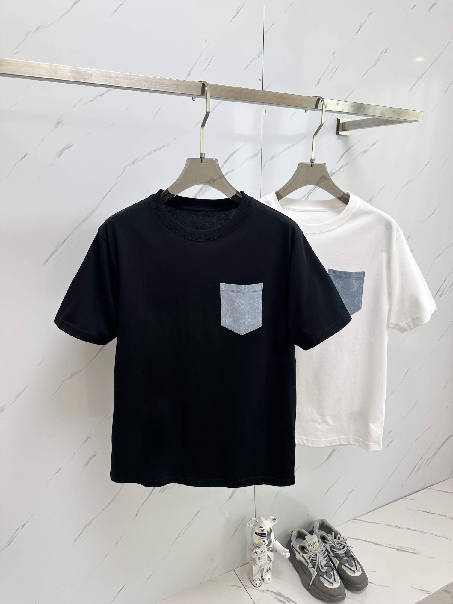 Louis Vuitton Clothing T-Shirt Black White Unisex Cotton Short Sleeve