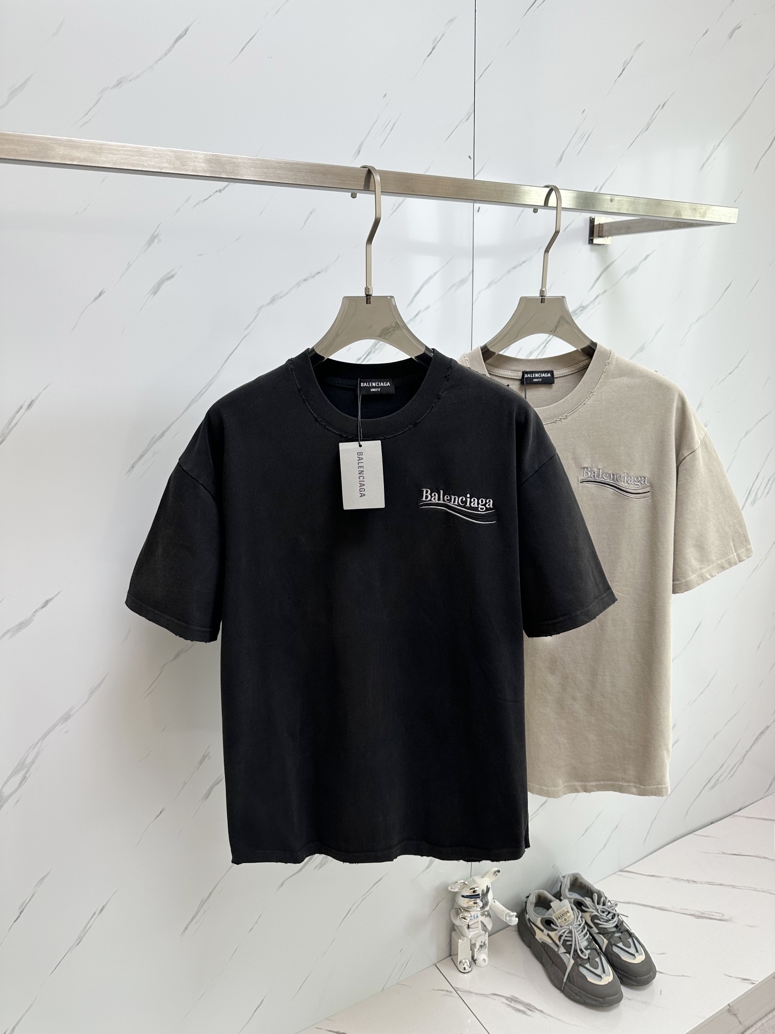 Balenciaga Clothing T-Shirt Unisex Spring/Summer Collection Short Sleeve